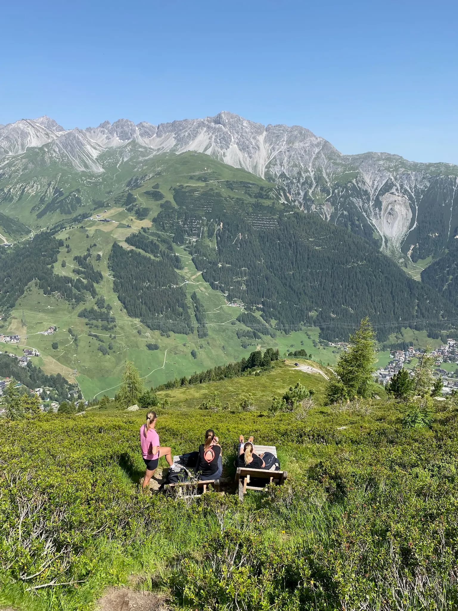 6B25AEB2 24BF 4A03 B50B 9D571A822FC0