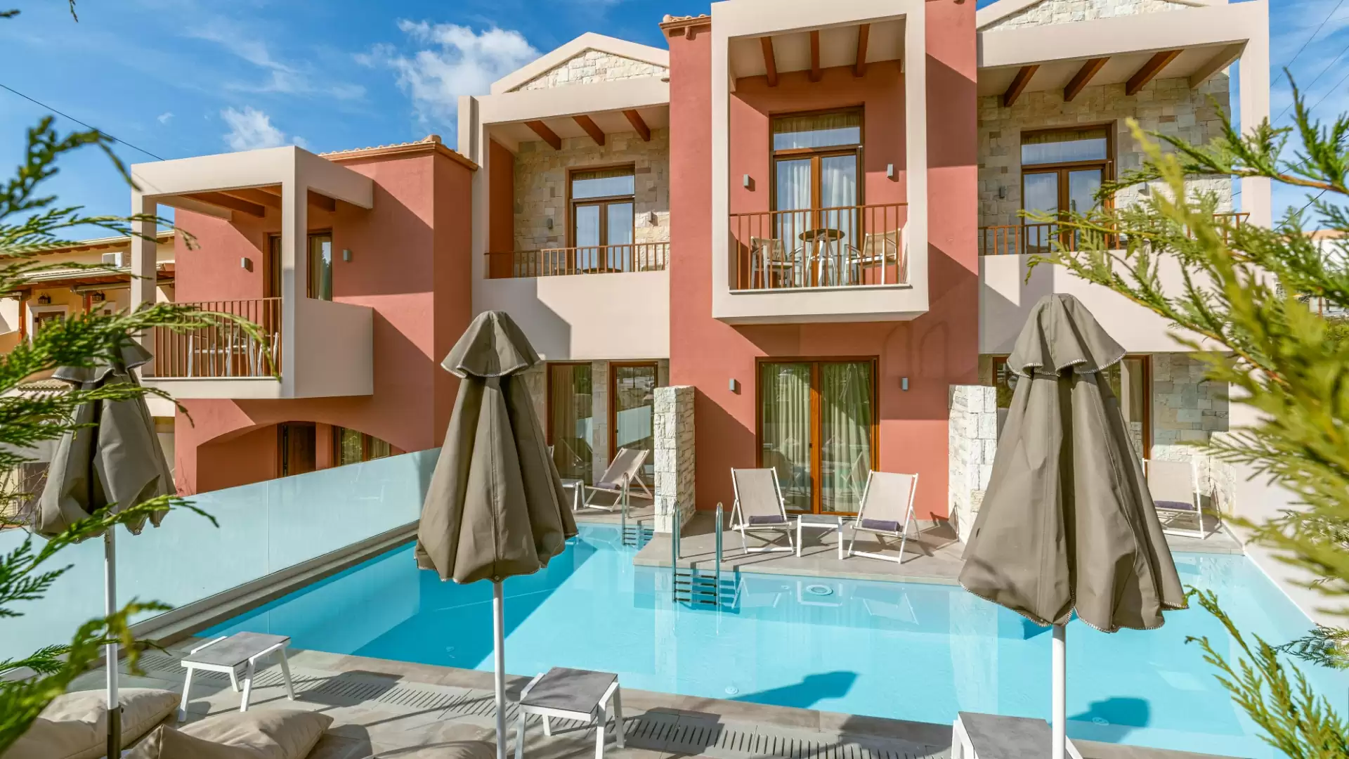 Aria Suites slide 4