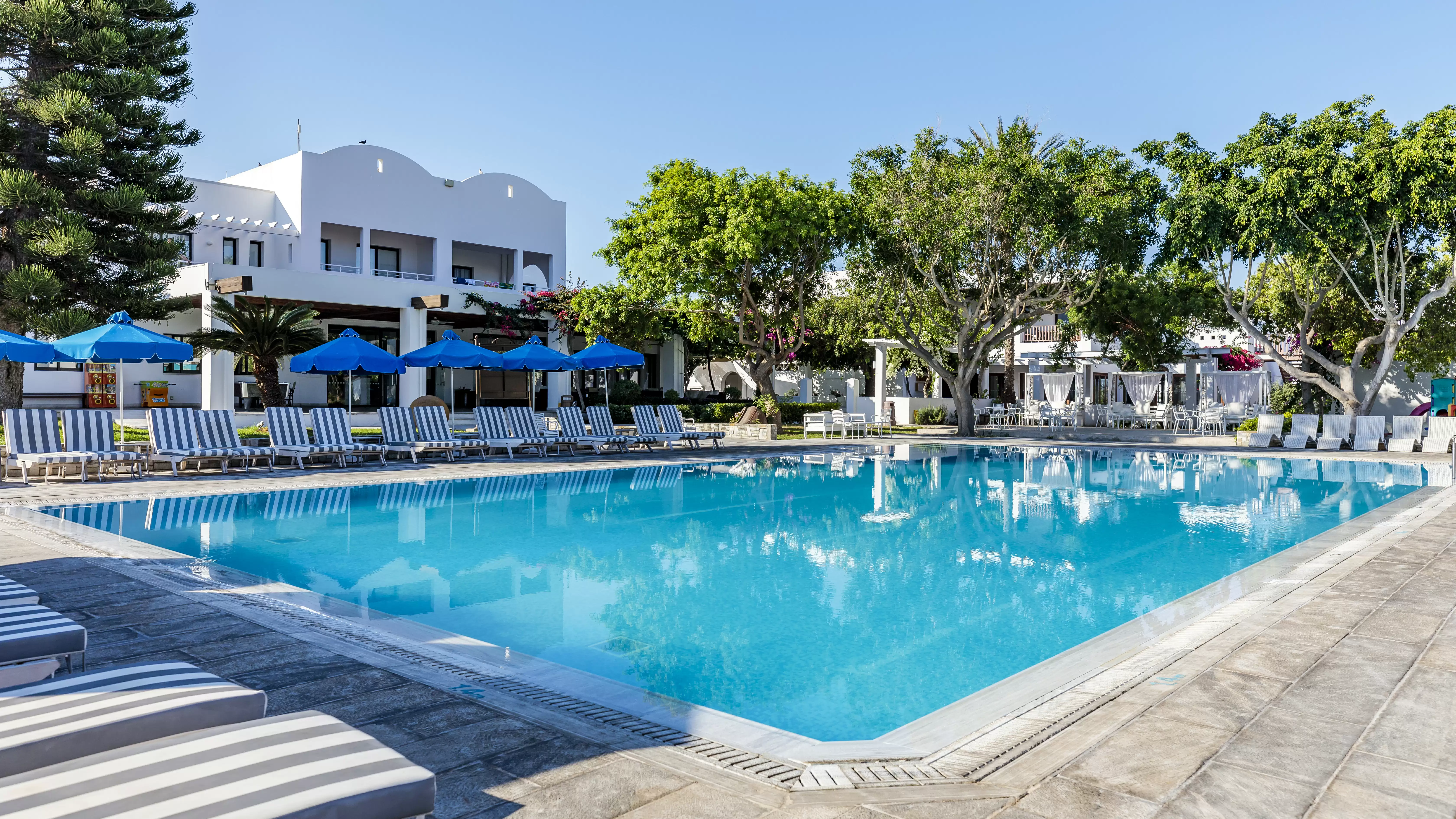 Aliathon Resort slide 3