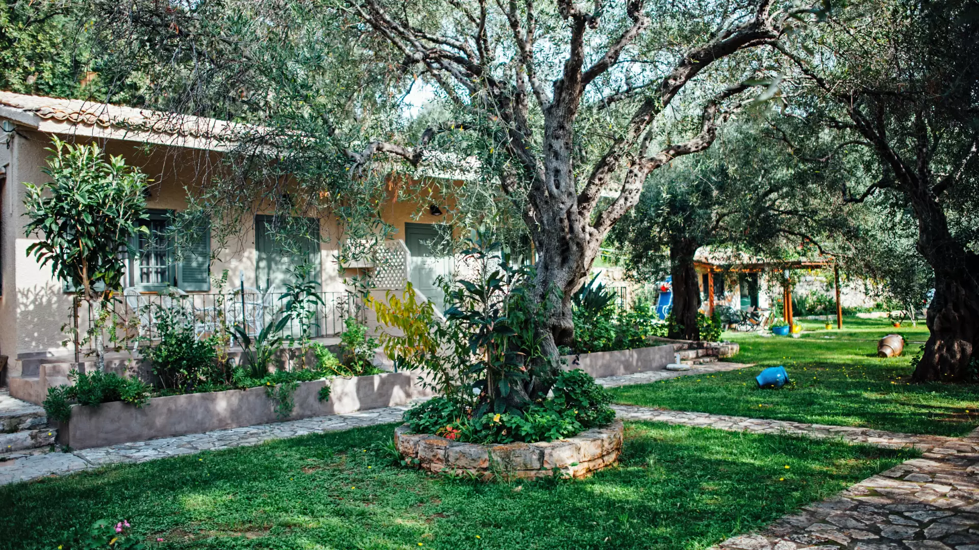 Direne Bungalows slide 3